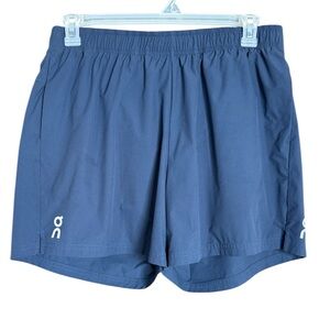 On Running Navy Essential 5” Lined Shorts Men’s L 1MF1012